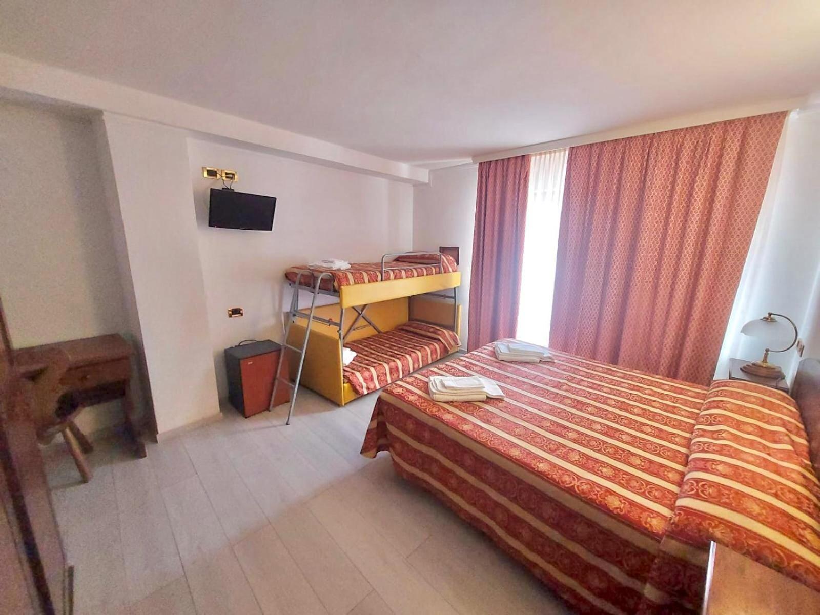 Ski Hotel Italia 18/54