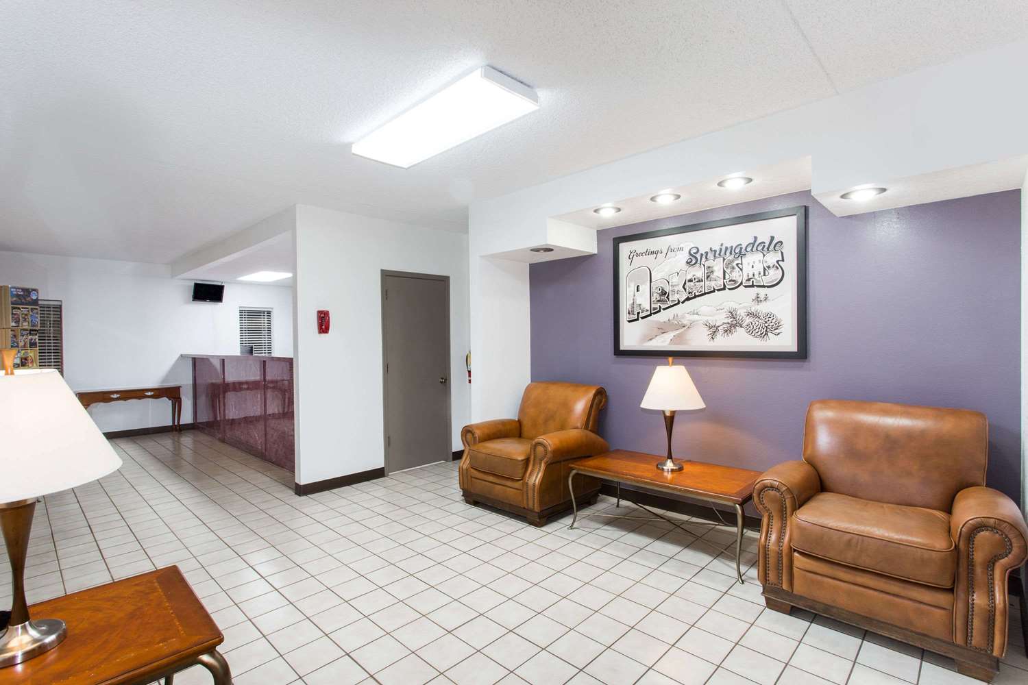 Super 8 by Wyndham Springdale AR 15/30