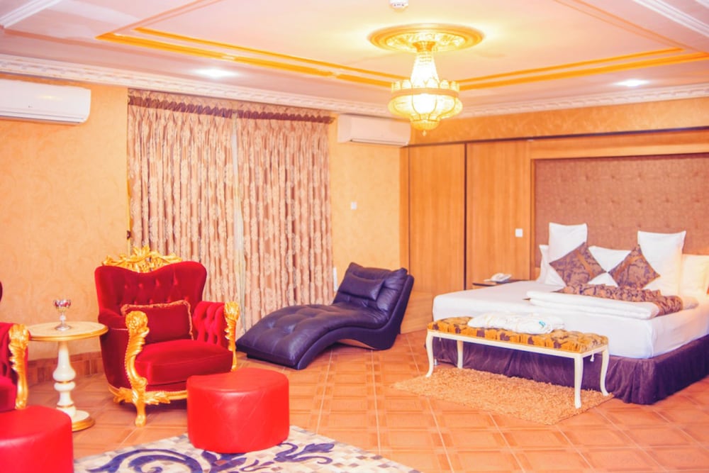 Eterno Hotels Limited 13/32