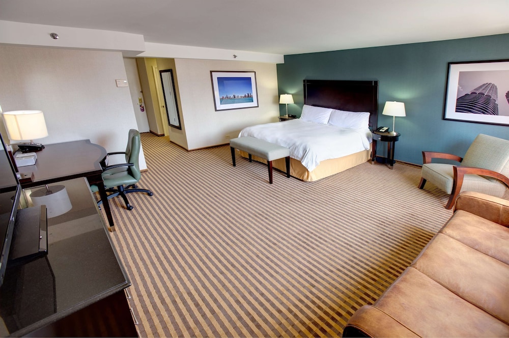 HAMPTON INN CHICAGO DOWNTOWN/MAGNIFICENT MILE 9/33