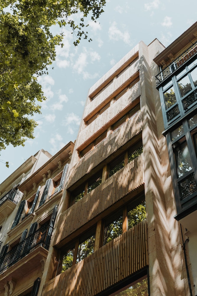 Nivia Born Boutique Hotel 1/36