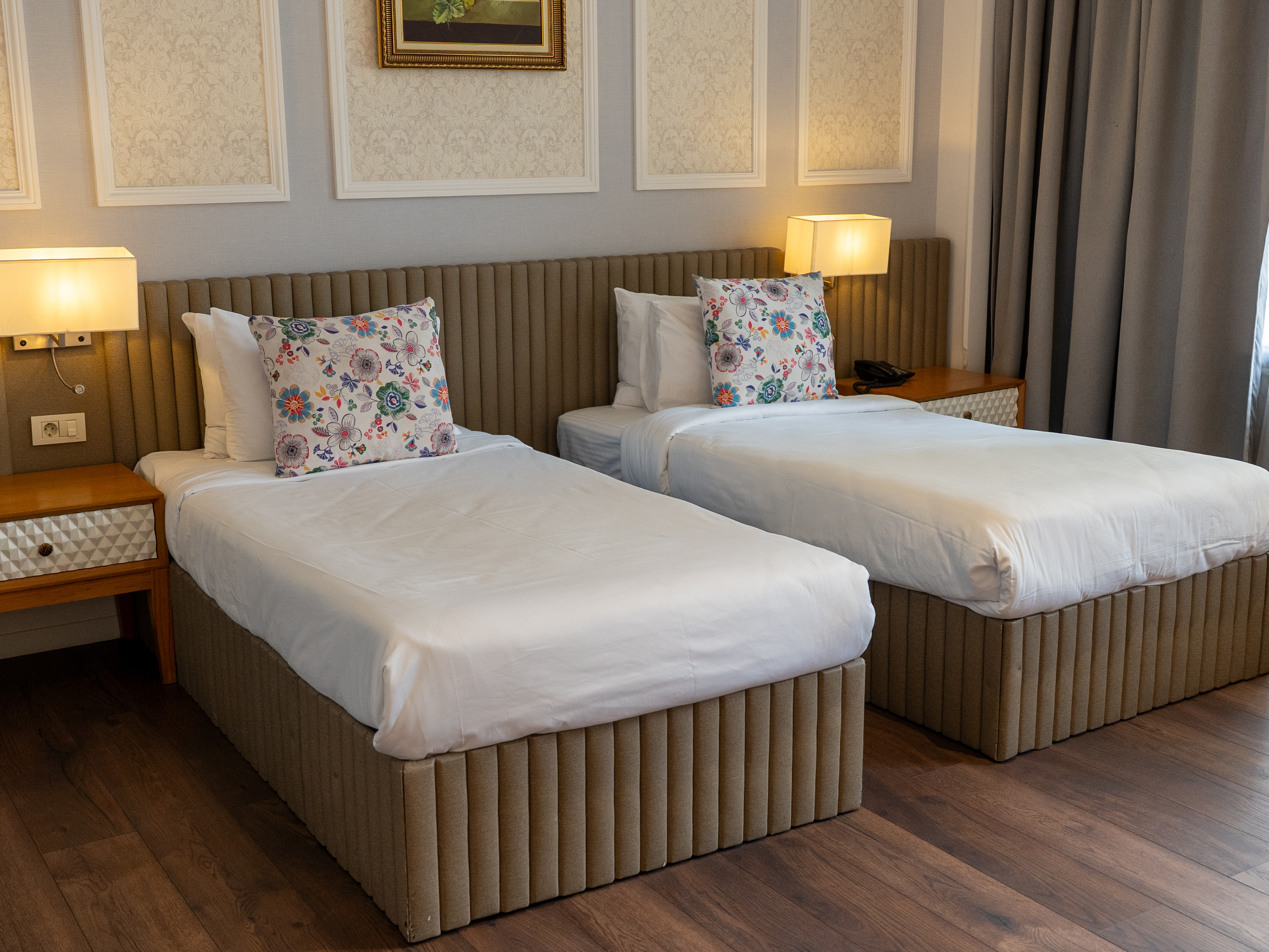 Superior Double or Twin Room, Promenade Hotel 2/5