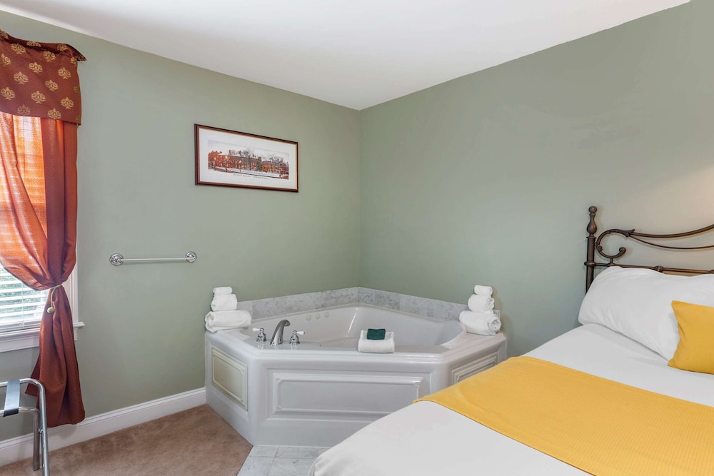 Essex Street Inn & Suites, an Ascend Collection Hotel 28/75