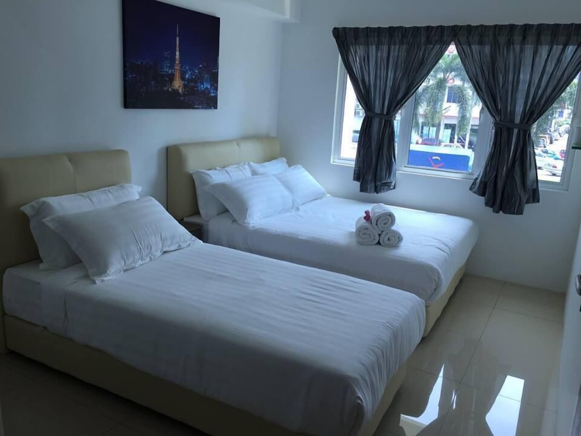 ROOM, TRIPLE