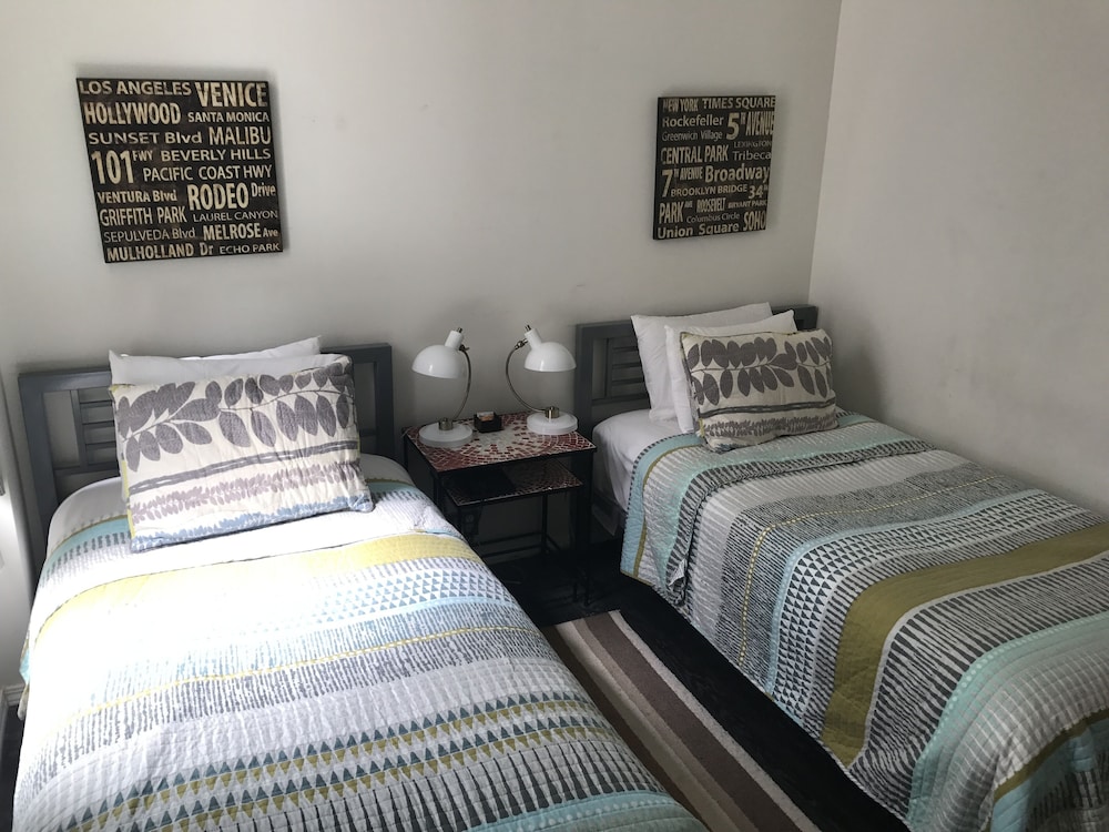 STANDARD, TWIN BEDS