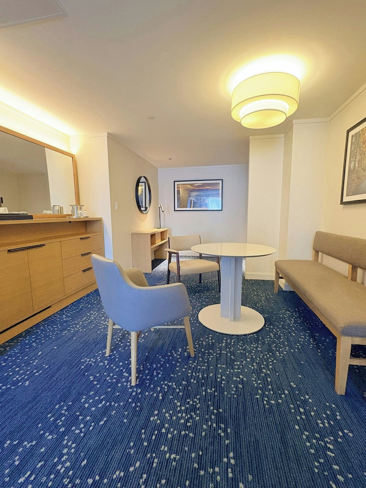 Virginia Guesthouse Hotel and Conference Center 22/50