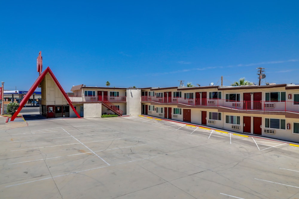 Red Roof Inn Needles 1/45