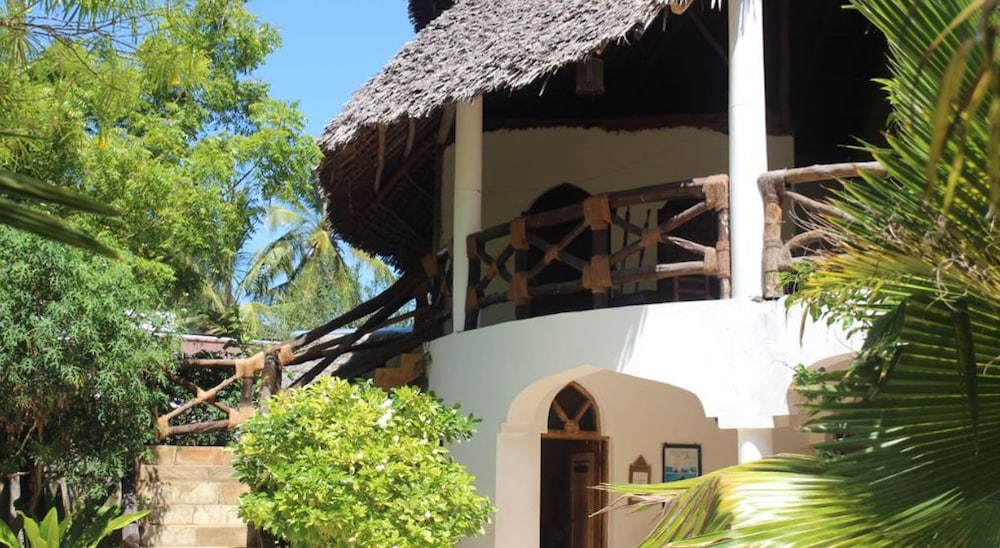 Casa Umoja Guesthouse 45/50