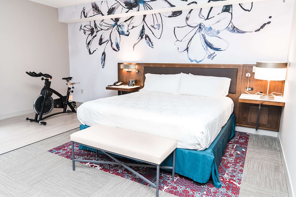 HILTON GARDEN INN FAIRFAX 26/61