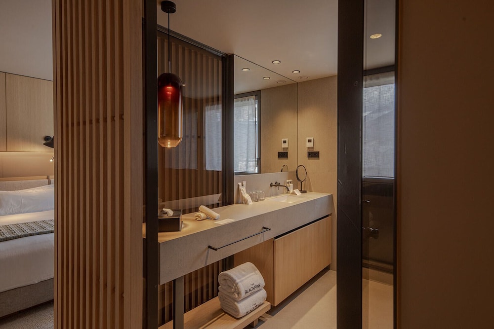 The Blackpine Hotel, Small Luxury Hotels 42/46