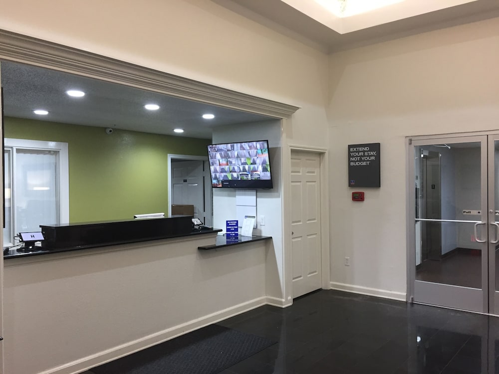 Suburban Studios Dallas Northwest Walnut Hill 4/49