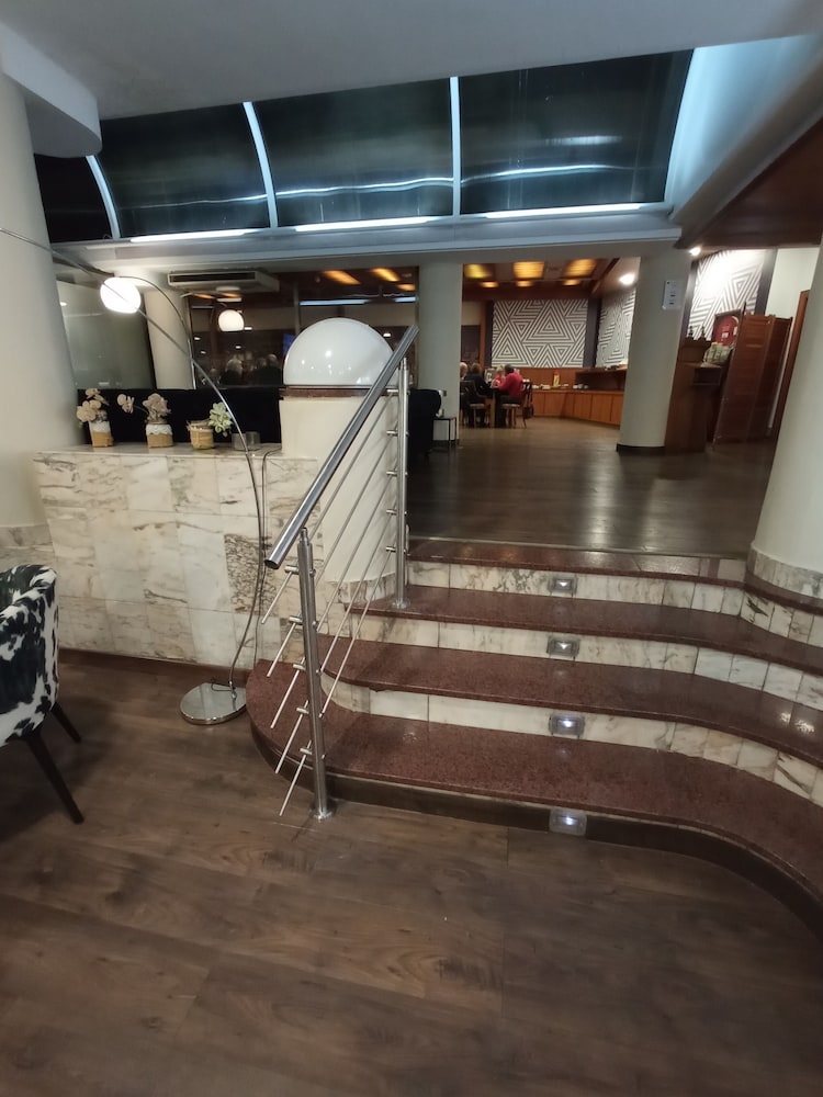 Hotel ELE Acueducto 38/57