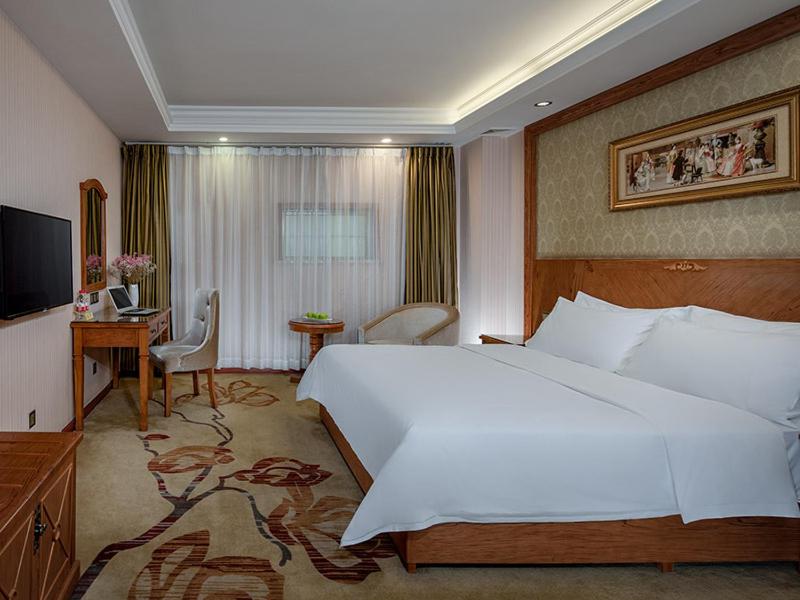Vienna Hotel (Huizhou Zhongkai Chenjiang Avenue) 10/25