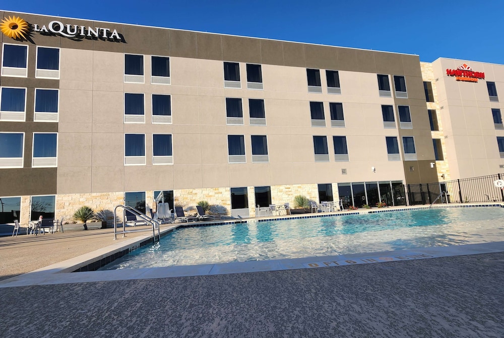 Hawthorn Extended Stay by Wyndham Del Rio 57/65