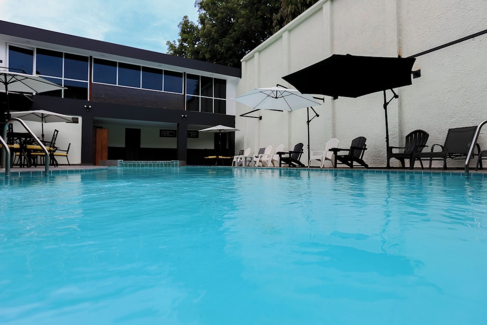 Hotel Ramada Inn el Salvador 52/55