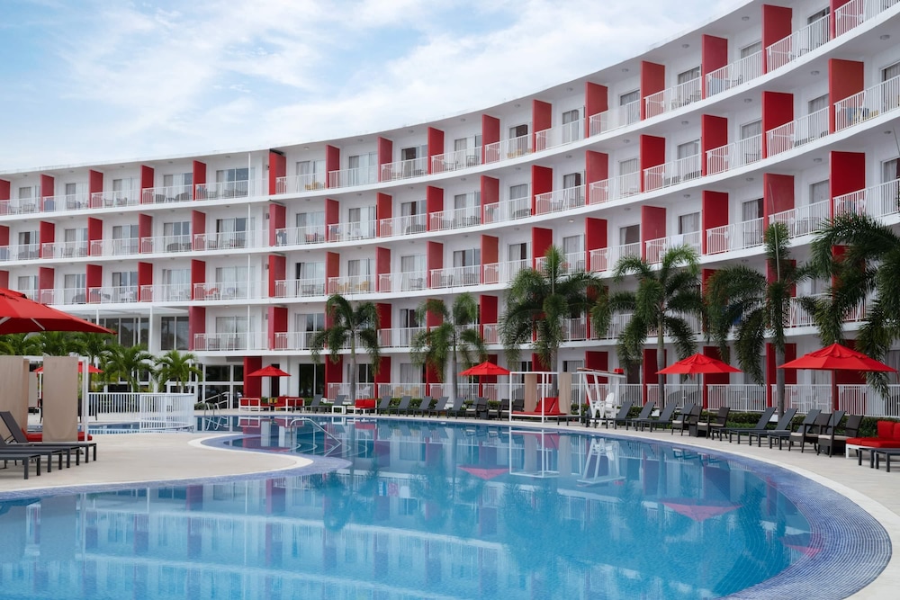 Grand Decameron Cornwall Beach, A Trademark All Inclusive 5/50