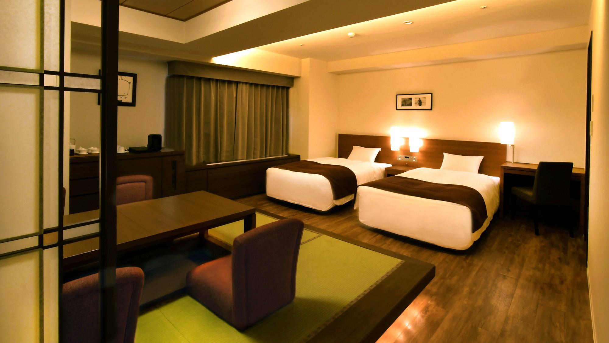 Semi Western, Style, High Floor