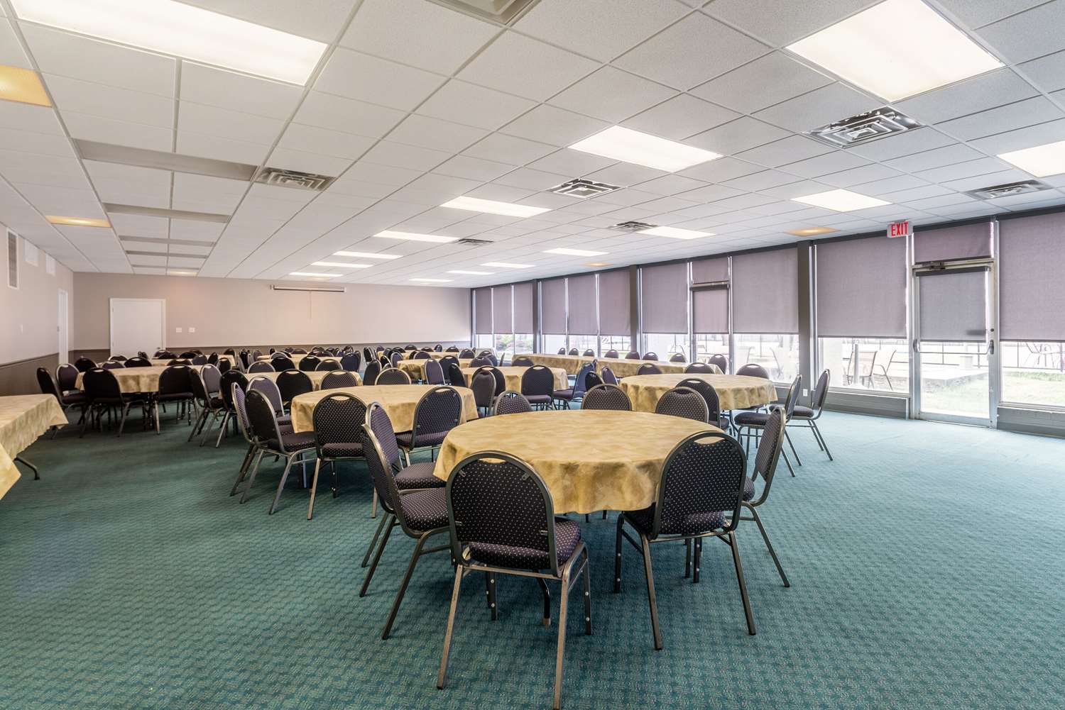 Quality Inn & Suites Vandalia near I-70 and Hwy 51 24/30