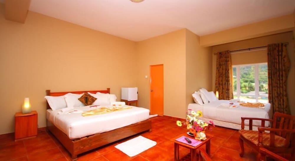 Hotel Ashford 13/32