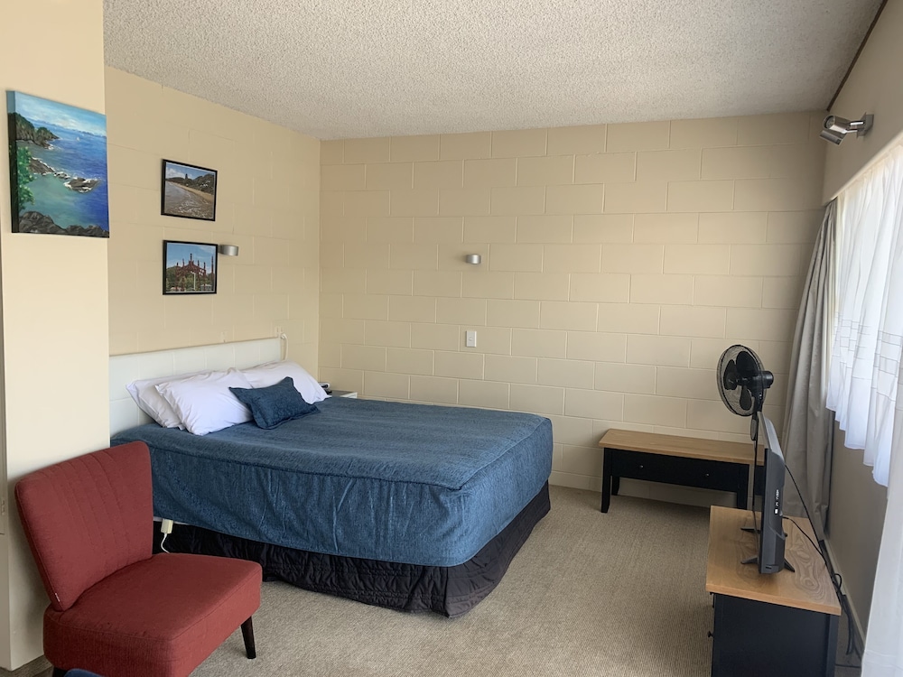 Ala Moana Motel 19/68
