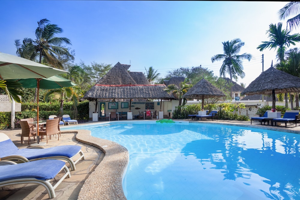 AESTUS VILLAS RESORT 48/50