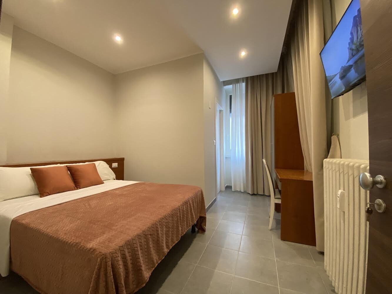 STANDARD, DOUBLE OR TWIN BED