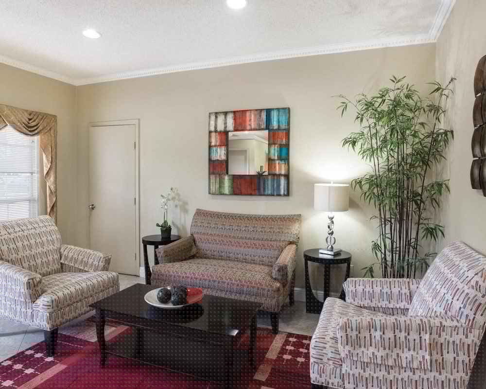 Studio6 Luling, LA 32/39