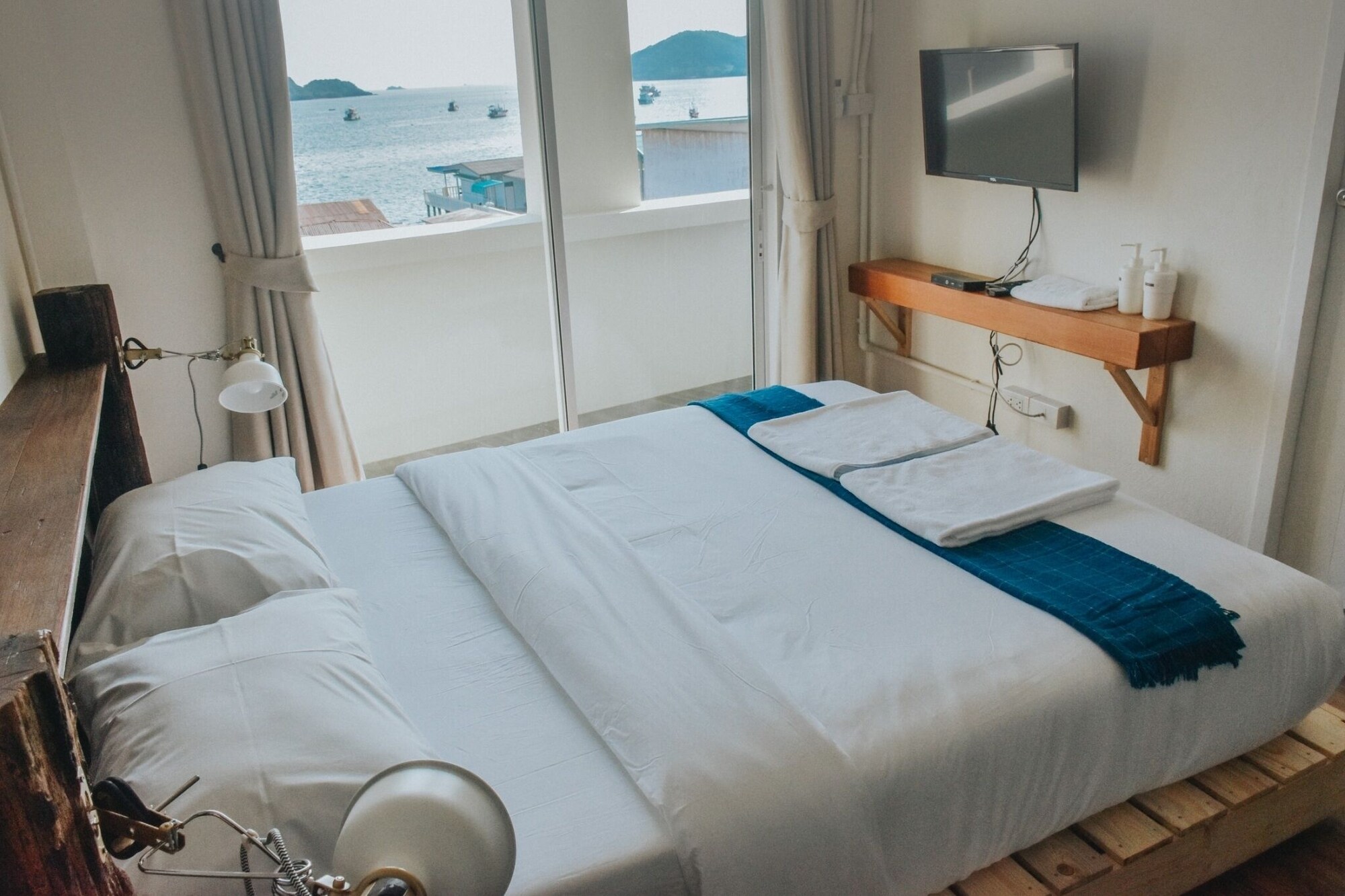 Lanai, Queen Bed, Sea View, New Wing