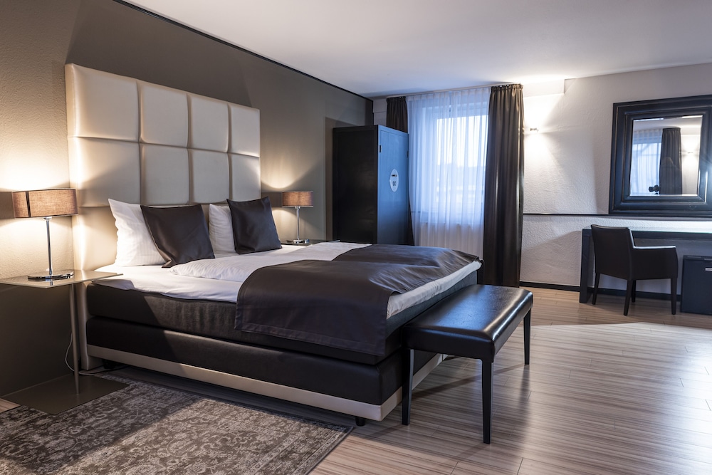 Mauritius Hotel And Therme Cologne 12/75