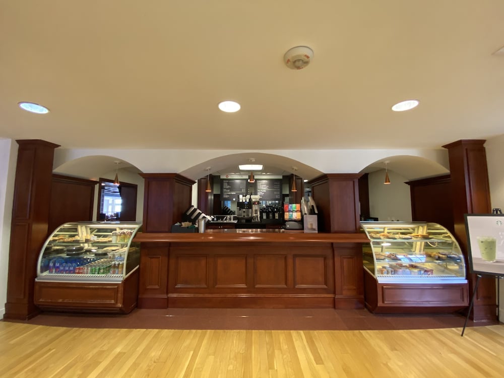 Waters Edge Resort Spa 8/50