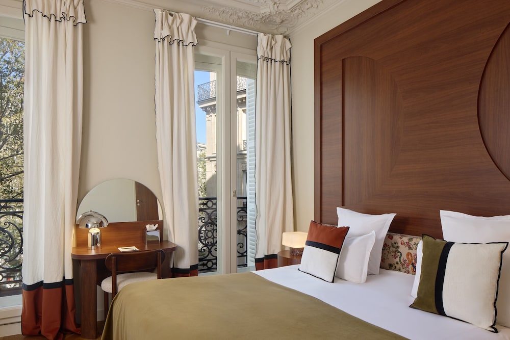 غرفة ديلوكس بسرير كوين، HOTEL D'ARGENSON 3/6