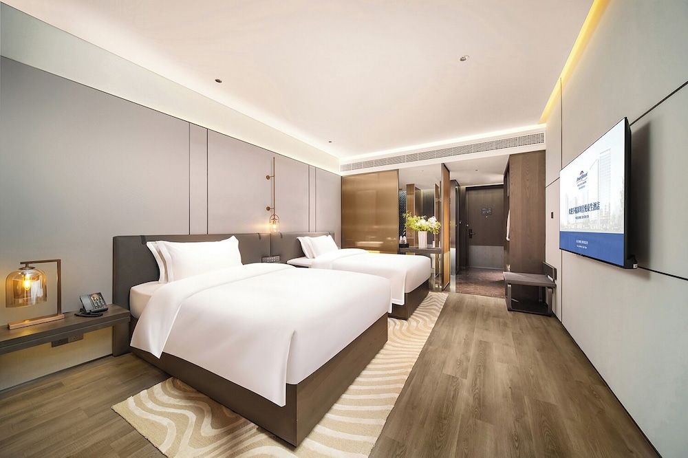 DELUXE, TWIN BEDS