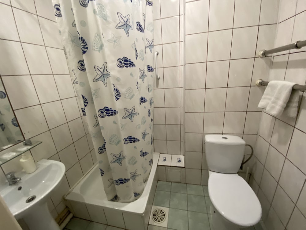 Viktorija Hotel 48/50