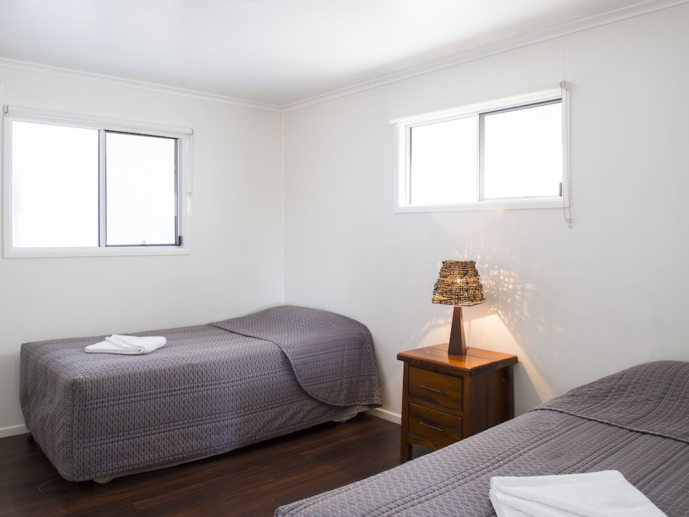 Saltbush Retreat 16/70