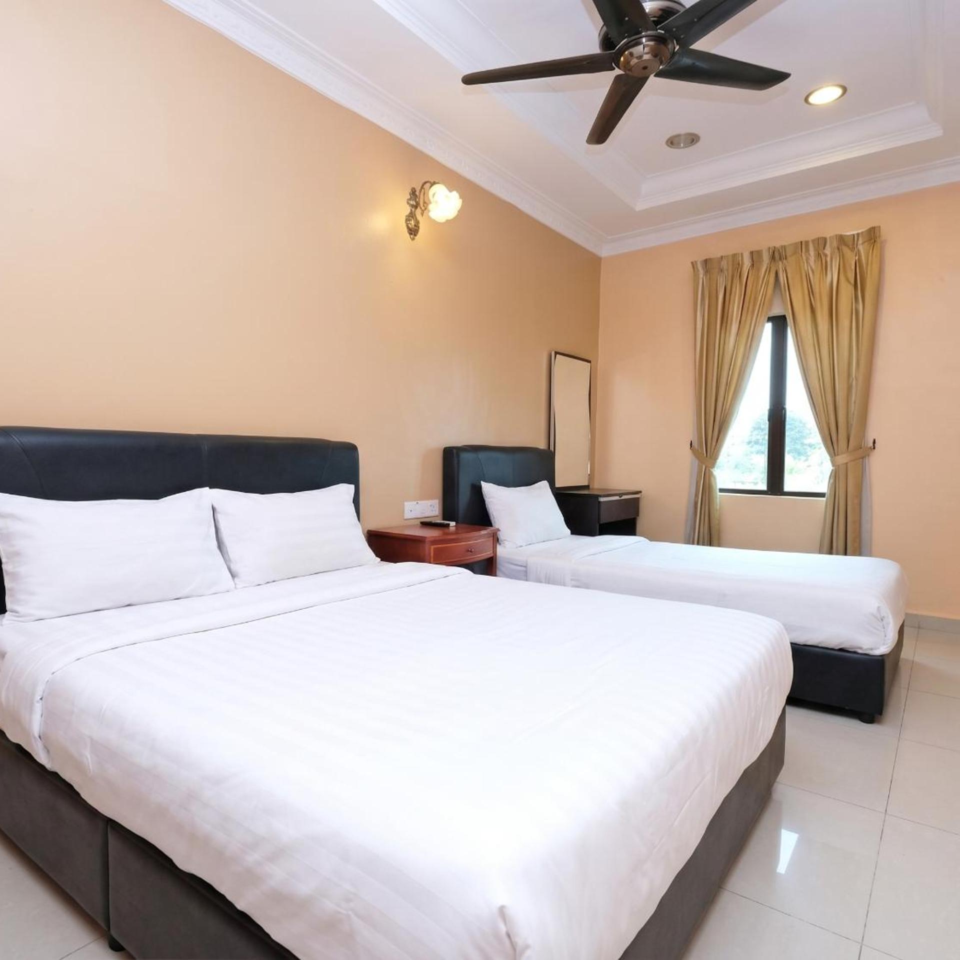 Swing & Pillows at Ayuni Hotel Bangi, Selangor 10/31