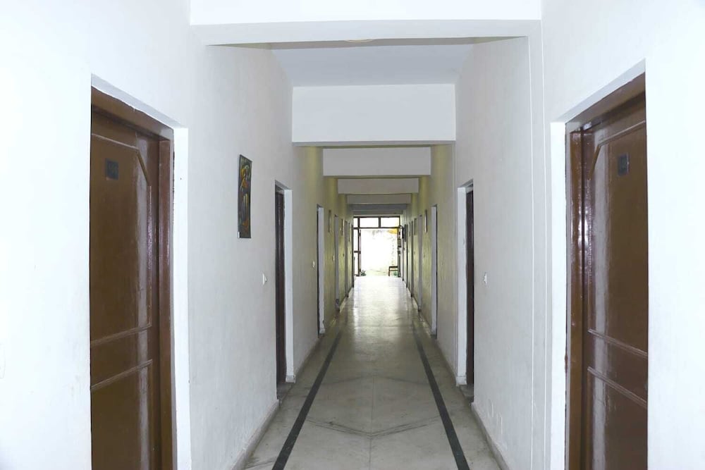 HOTEL AMBIKA PALACE 6/32