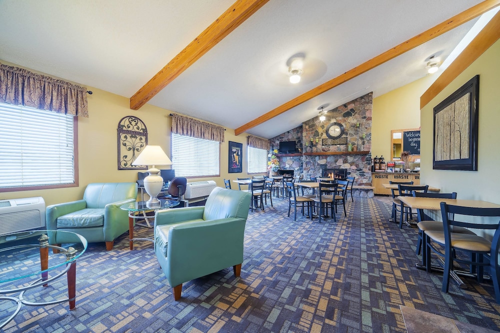 AmericInn by Wyndham Sioux Falls 23/38