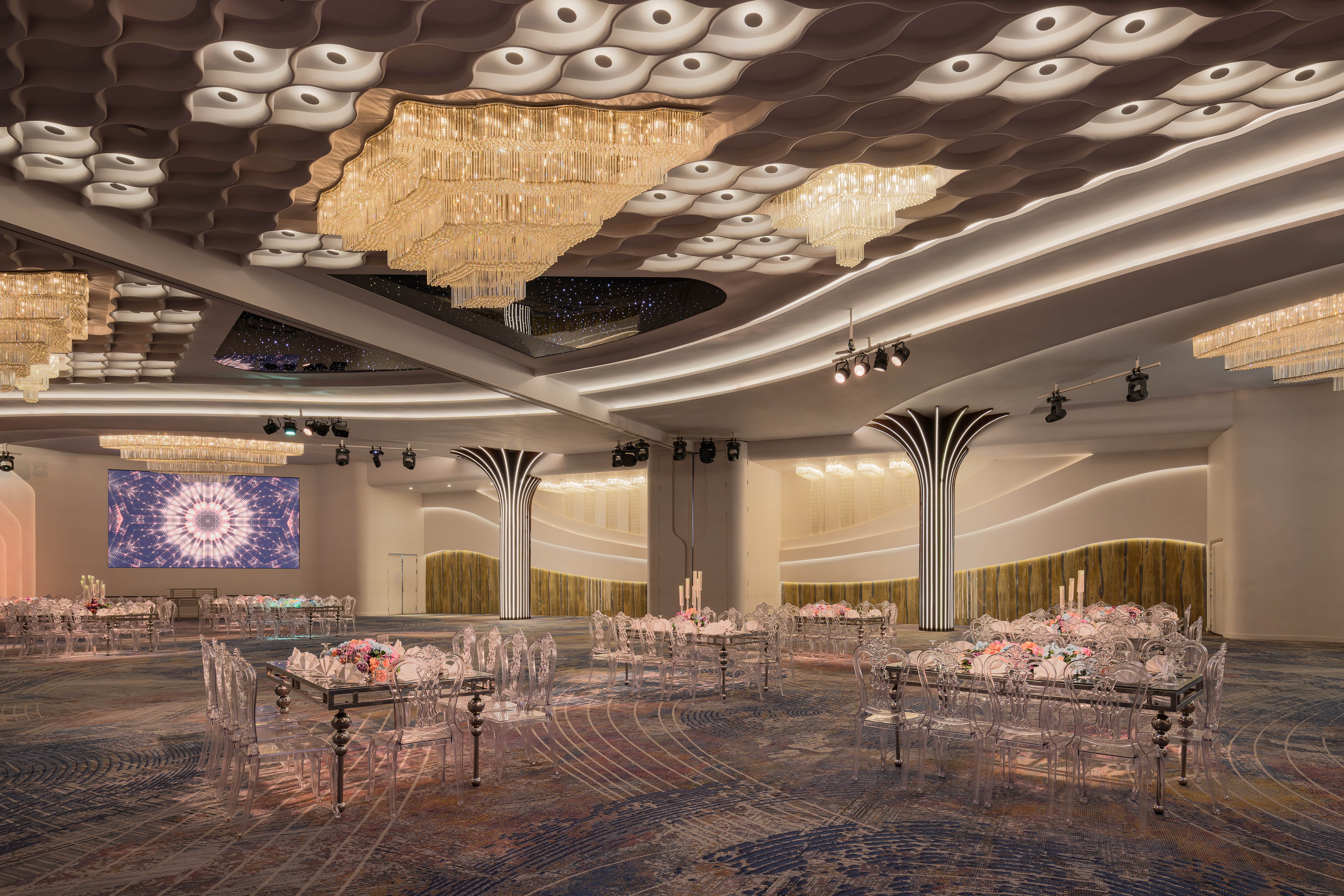 Mirage Hotel & Conference Center 41/53