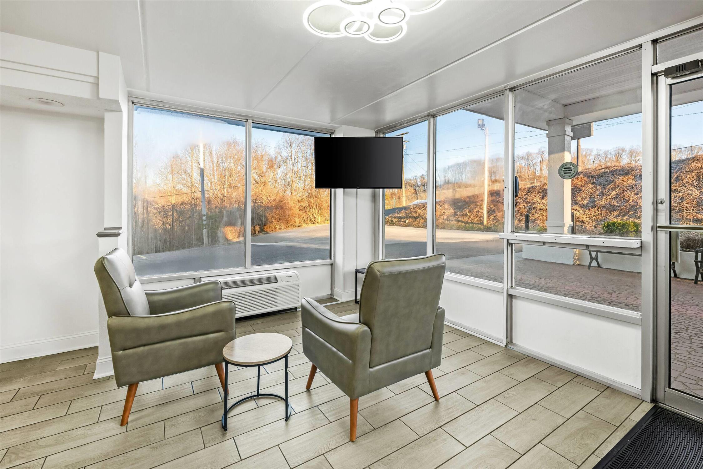 Super 8 By Wyndham Kingsport /I-81 22/28