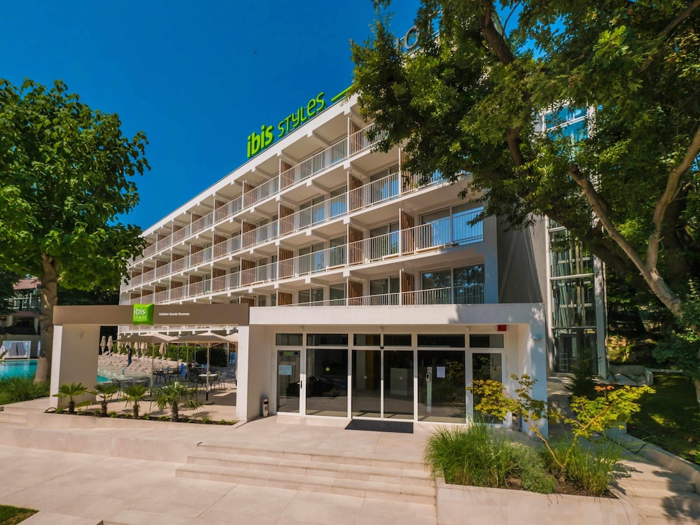ibis Styles Golden Sands Roomer Hotel 2/45