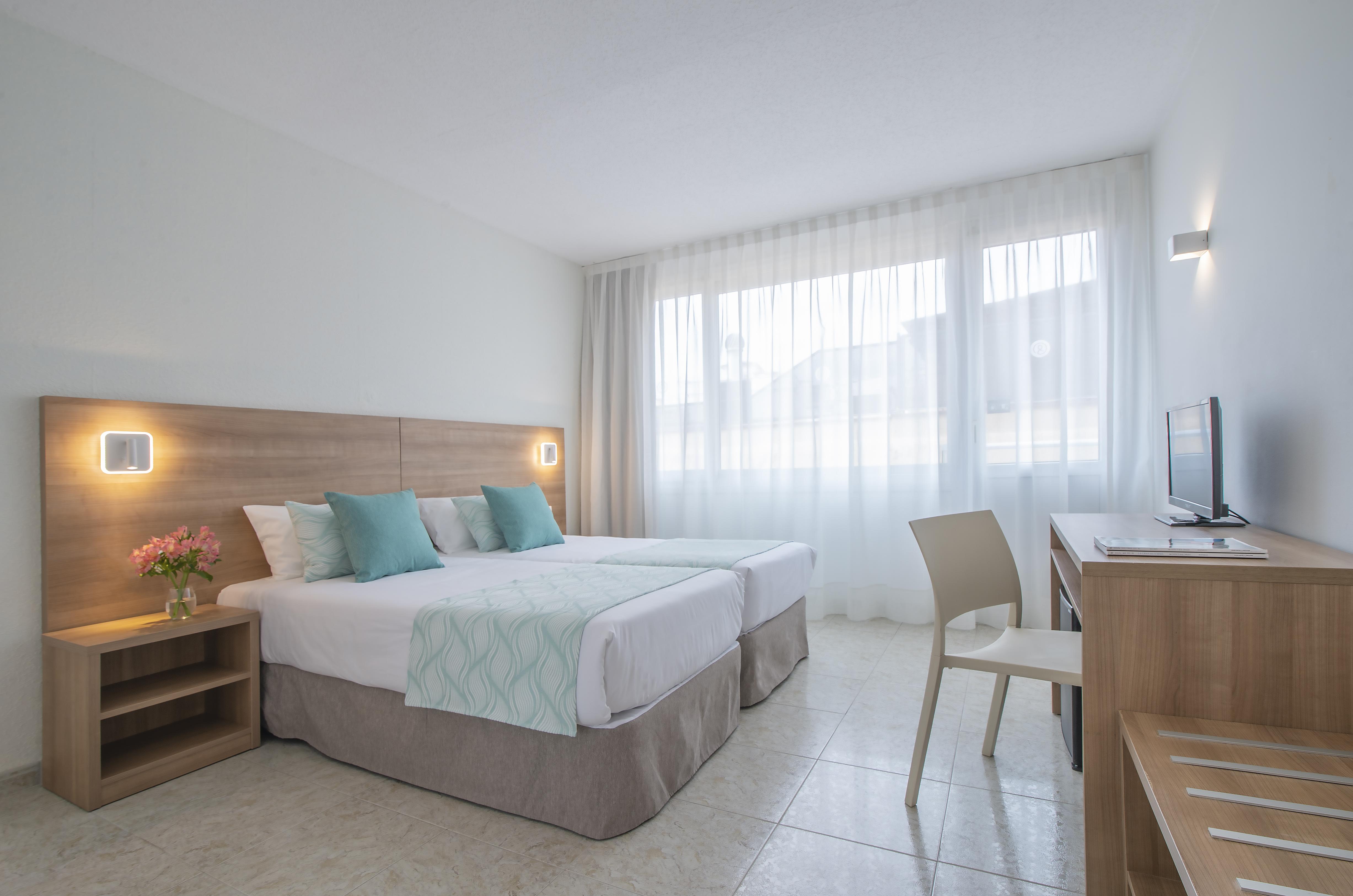 Standard, Double Bed, Balcony or Terrace
