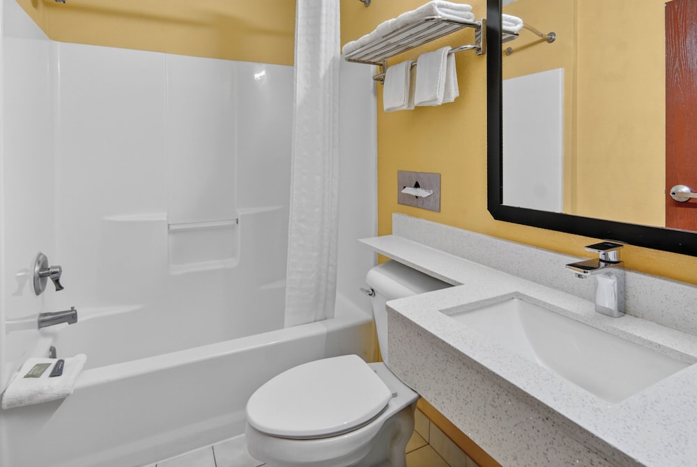 Hometown Inn Suites 50/51