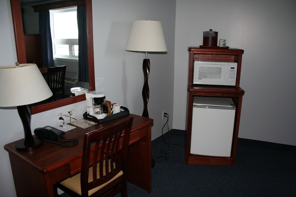 St. Christopher's Hotel 36/48