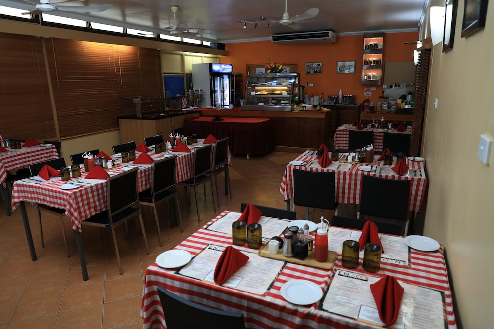 Huon Gulf Hotel and Apartments 40/49