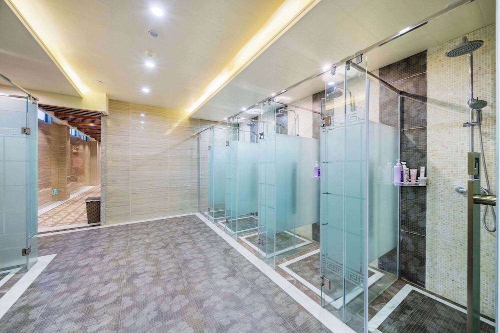 Howard Johnson Lake Serenity Hotel Neijiang 18/46