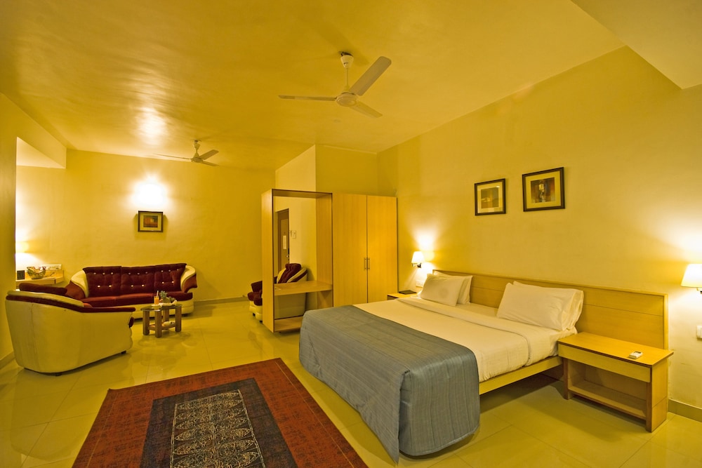 Phoenix Hotel 13/50