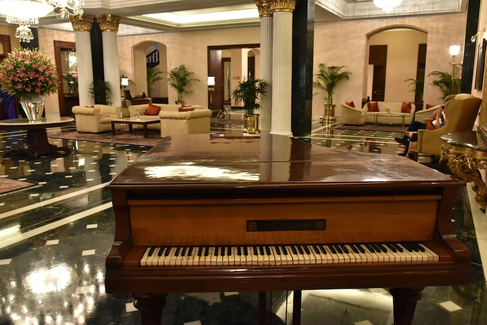 THE OBEROI GRAND 4/81