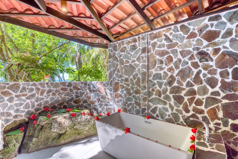 Ylang Ylang Beach Resort 8/78