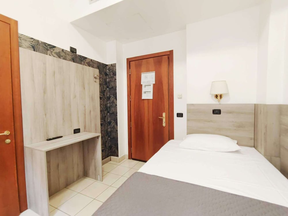 Hotel Mondial 27/55