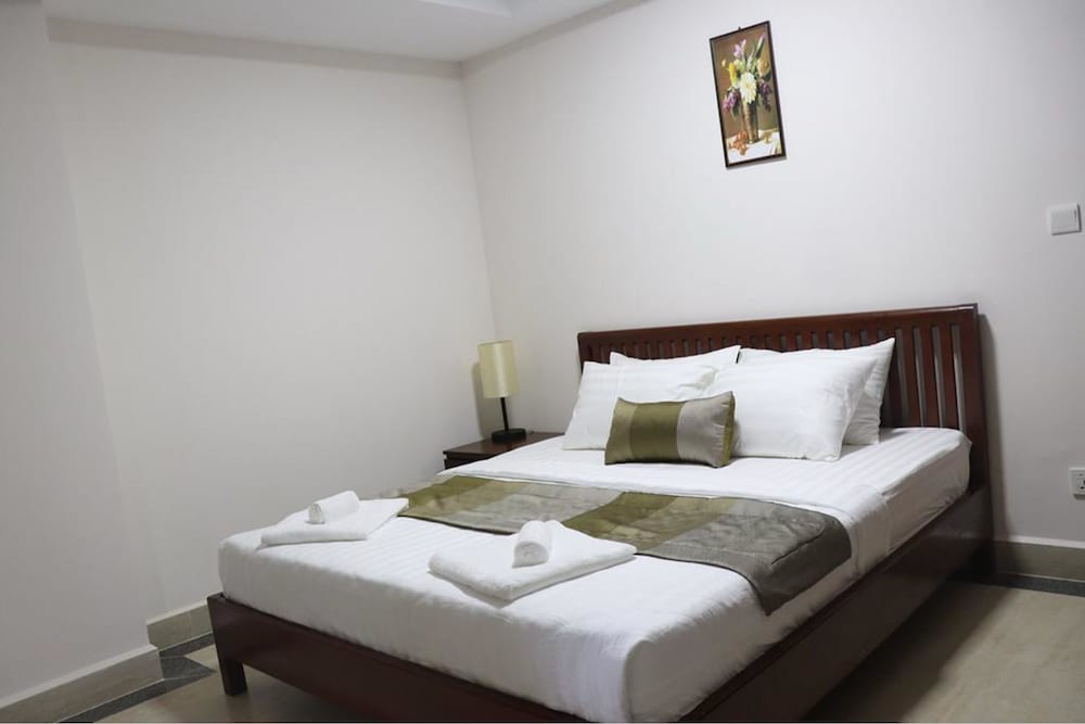 2 BEDROOMS, SUPERIOR